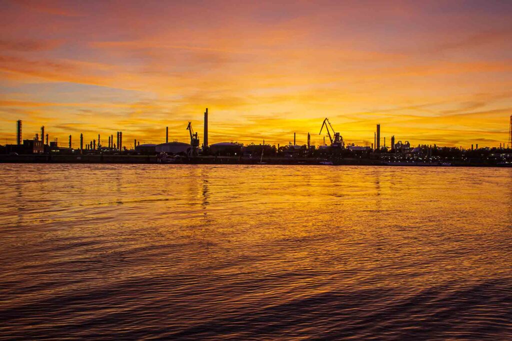 Wilhelmshaven bei Sonnenaufgang